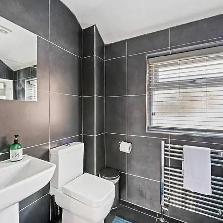 Hotel Stunning 4 Bedroom ,