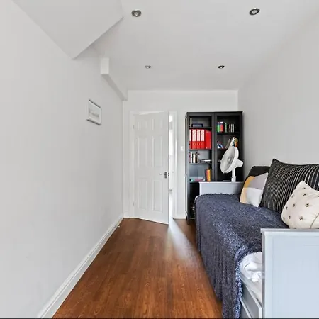 Stunning 4 Bedroom , Hotel *