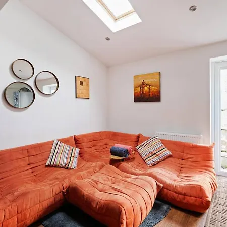 Stunning 4 Bedroom , *
