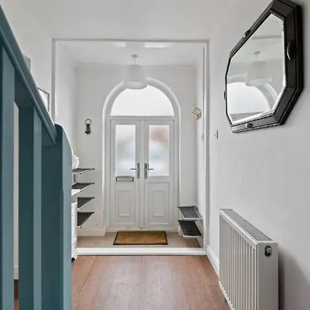 Stunning 4 Bedroom , * Leeds (West Yorkshire)