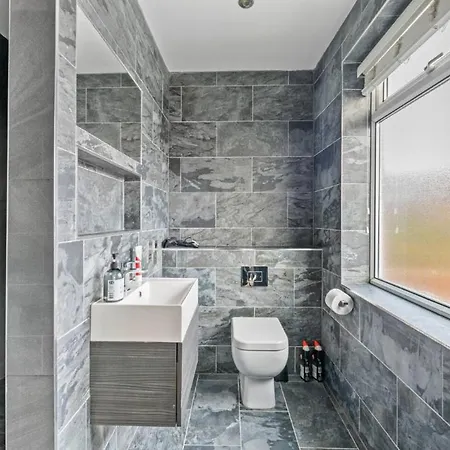 Stunning 4 Bedroom , *