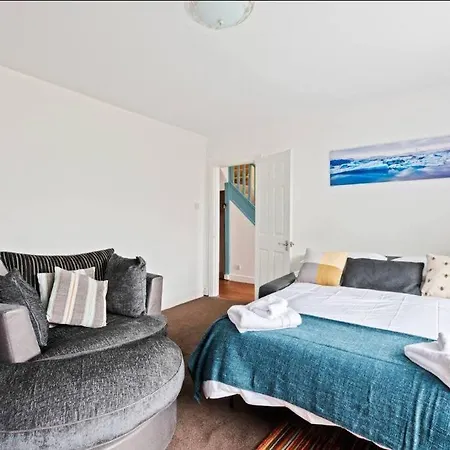 Stunning 4 Bedroom ,